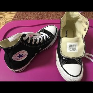 Women’s Converse size 7.5